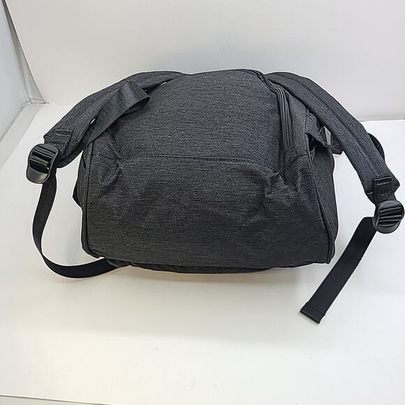 Delaney Lane Durable Stylish Baby Travel Diaper Bag Backpack Black Gray 16" - Picture 8 of 8